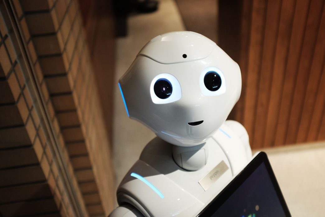 اتجاهات الذكاء الاصطناعي الناشئة تعيد تشكيل صناعة التقنية في 2023
